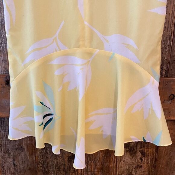 Ann Taylor SP Yellow Sleeveless Floral Lightweight Summer Peplum Hem Top - Picture 5 of 10